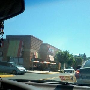 Meet your Posher, Joly